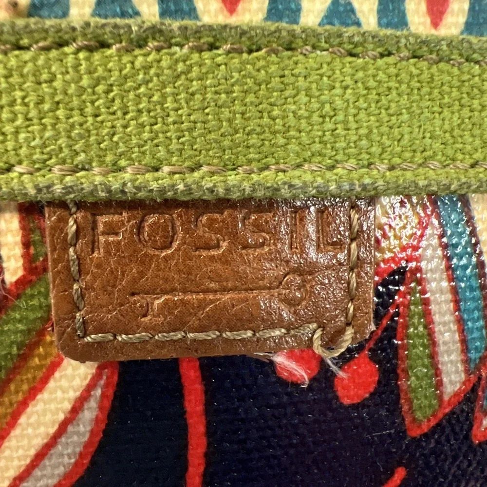 Vintage Fossil Key-Per Zip Around Card Wallet Coated Canvas City